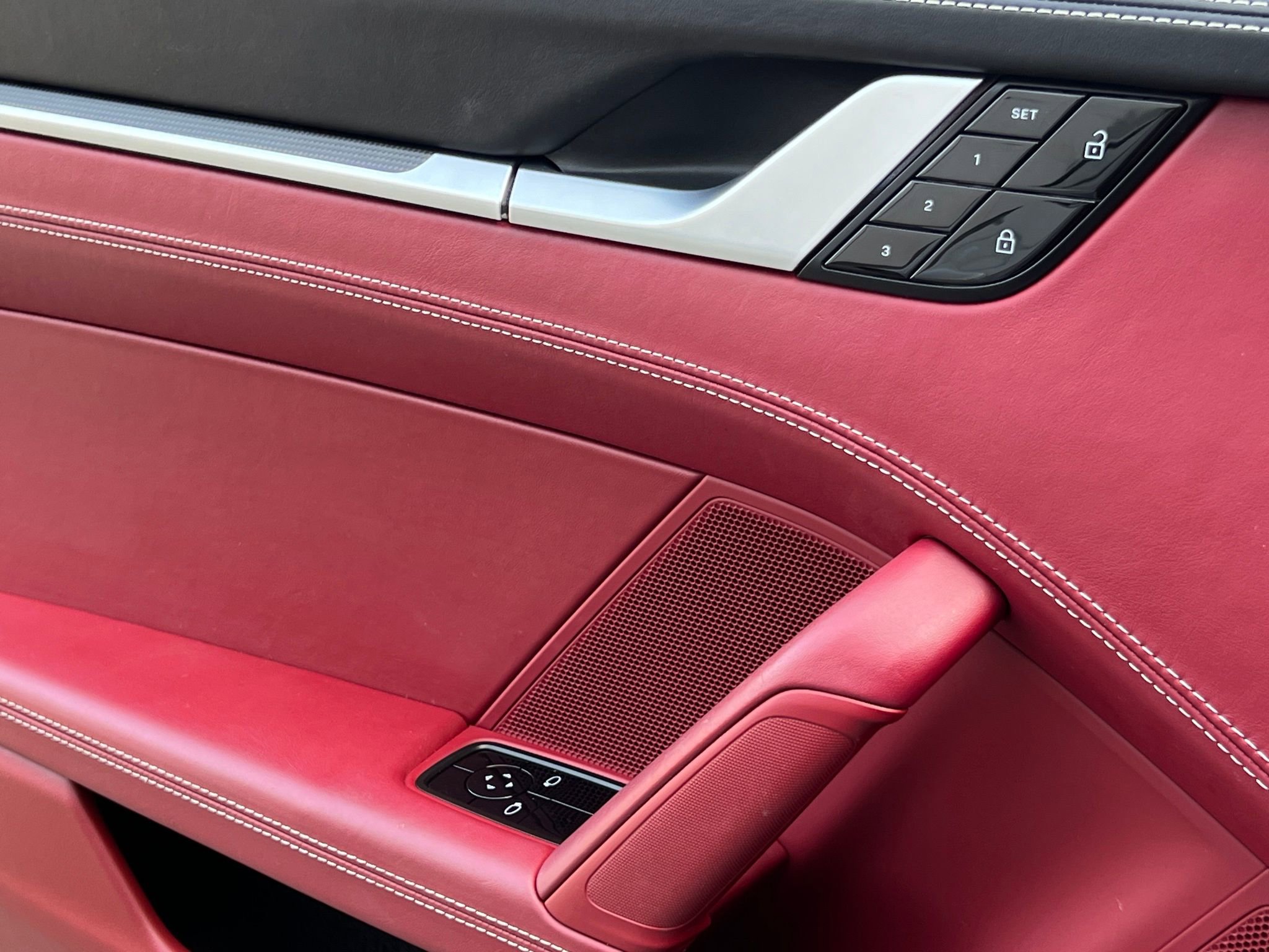 Used 2020 Porsche 911 Carrera S image 30