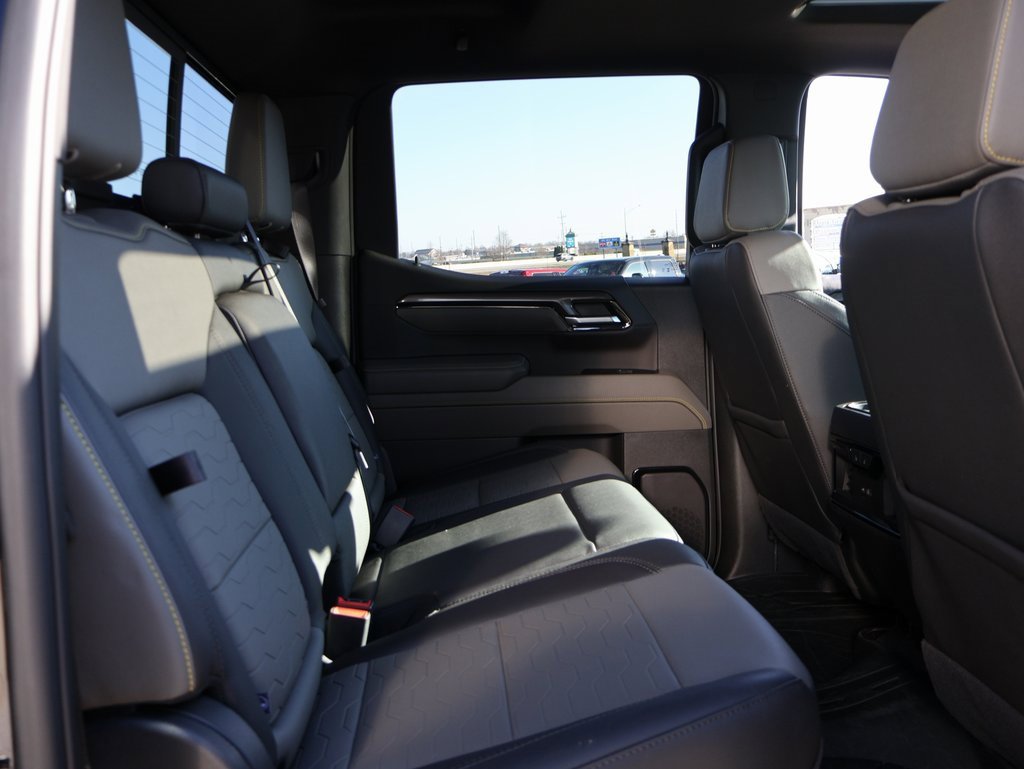 Used 2024 Chevrolet Silverado 1500 ZR2 image 12