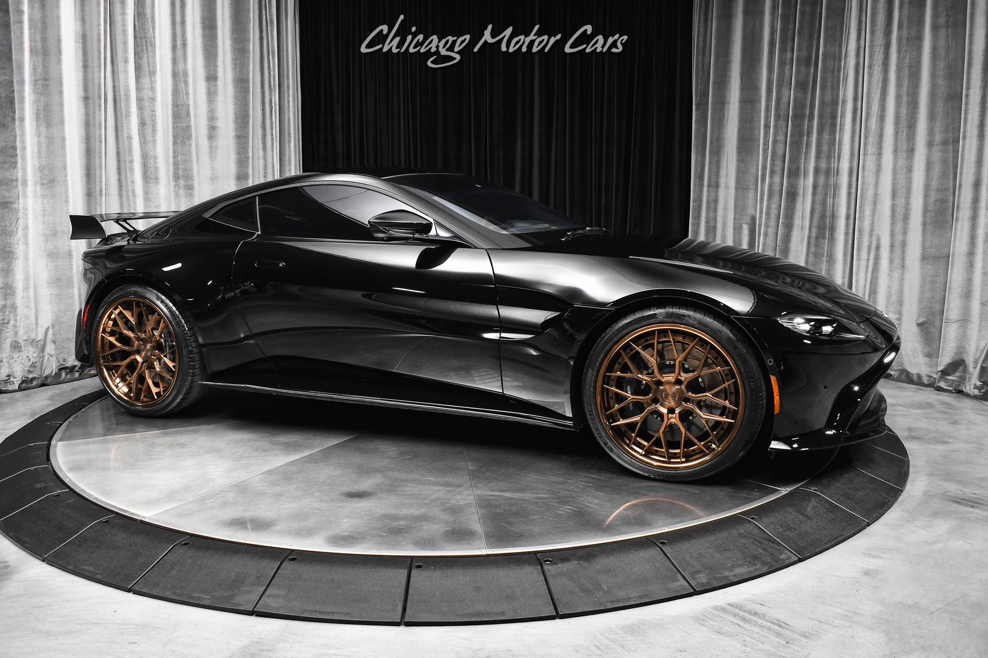 Used 2020 Aston Martin V8 Vantage Coupe RWD image 6