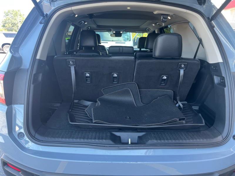 Used 2024 Honda Pilot Touring image 10