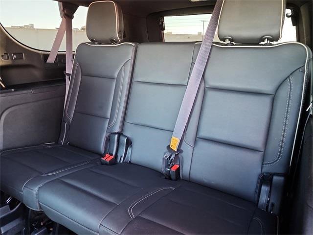 Used 2021 GMC Yukon XL SLT w/ SLT Premium Package image 16