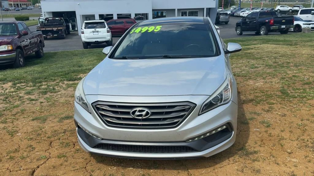 Used 2016 Hyundai Sonata Limited w/ Option Group 04 FWD image 2