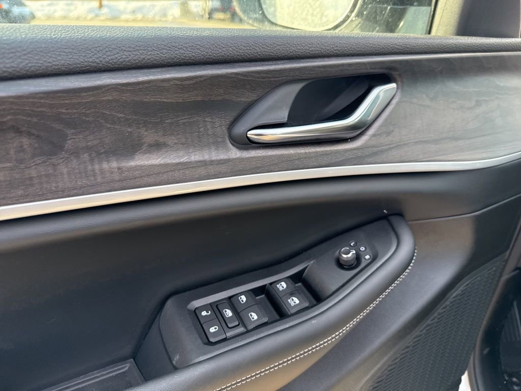 New 2026 Jeep Grand Cherokee Laredo image 21