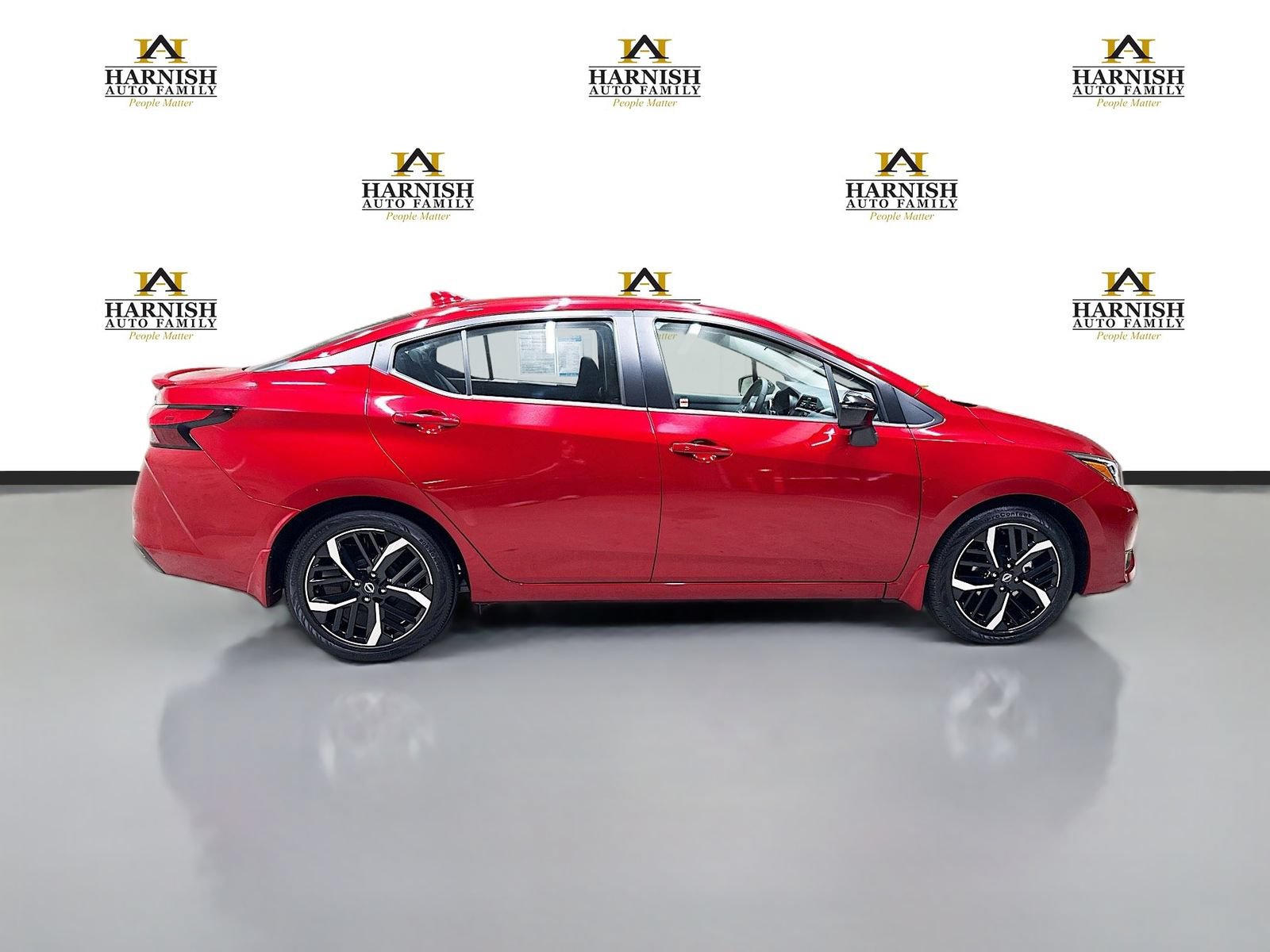 Used 2025 Nissan Versa SR w/ Trunk Package FWD image 5