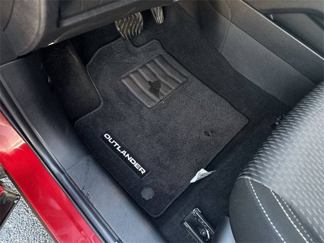 Used 2022 Mitsubishi Outlander ES image 36