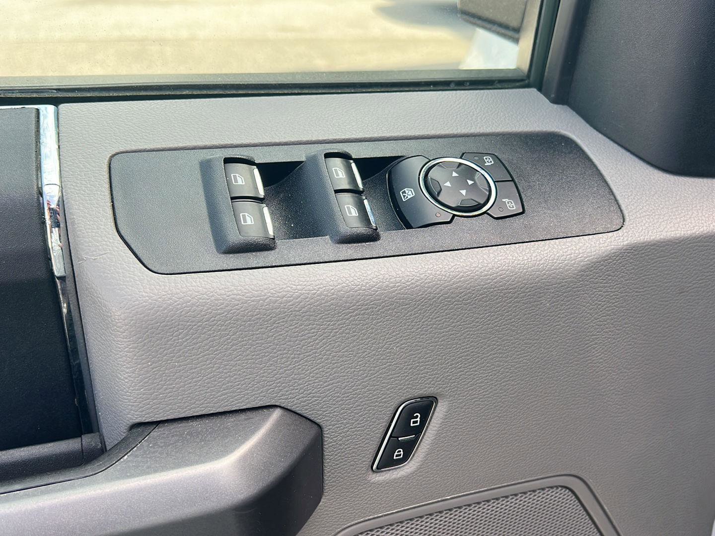 Used 2021 Ford F350 XLT image 31