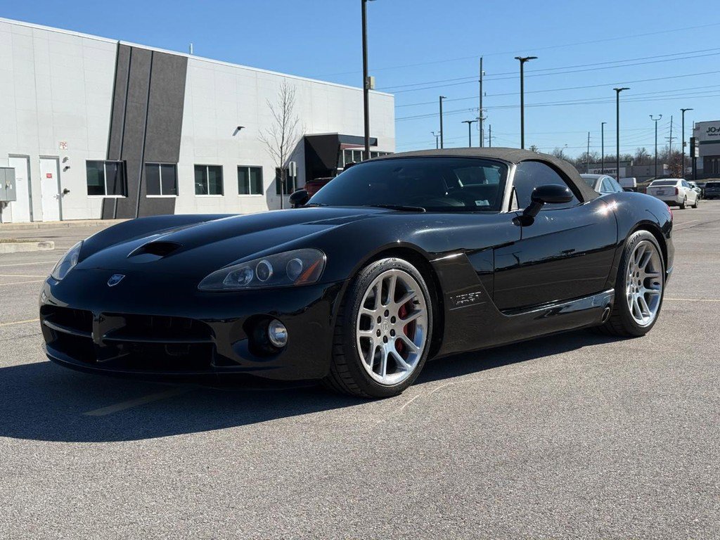 Used 2005 Dodge Viper SRT-10 video 1