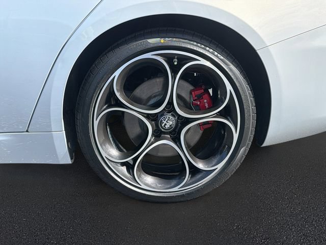 Used 2022 Alfa Romeo Giulia Ti w/ Active Assist Plus Package RWD image 32