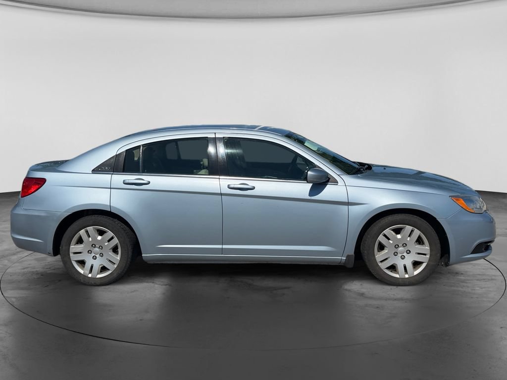 Used 2013 Chrysler 200 LX FWD image 10