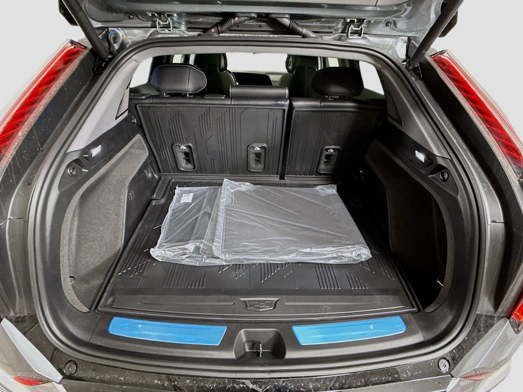 New 2026 Cadillac Optiq Luxury 1 image 27