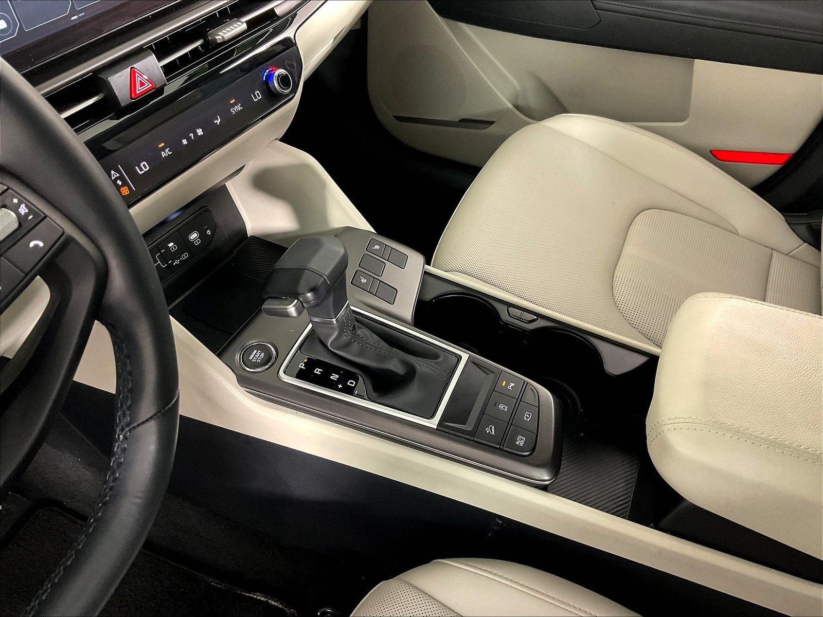 Used 2026 Kia Sportage EX FWD image 18