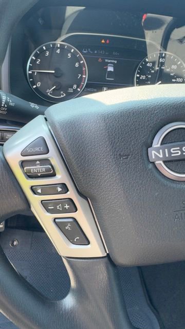 Used 2023 Nissan Titan SV image 10