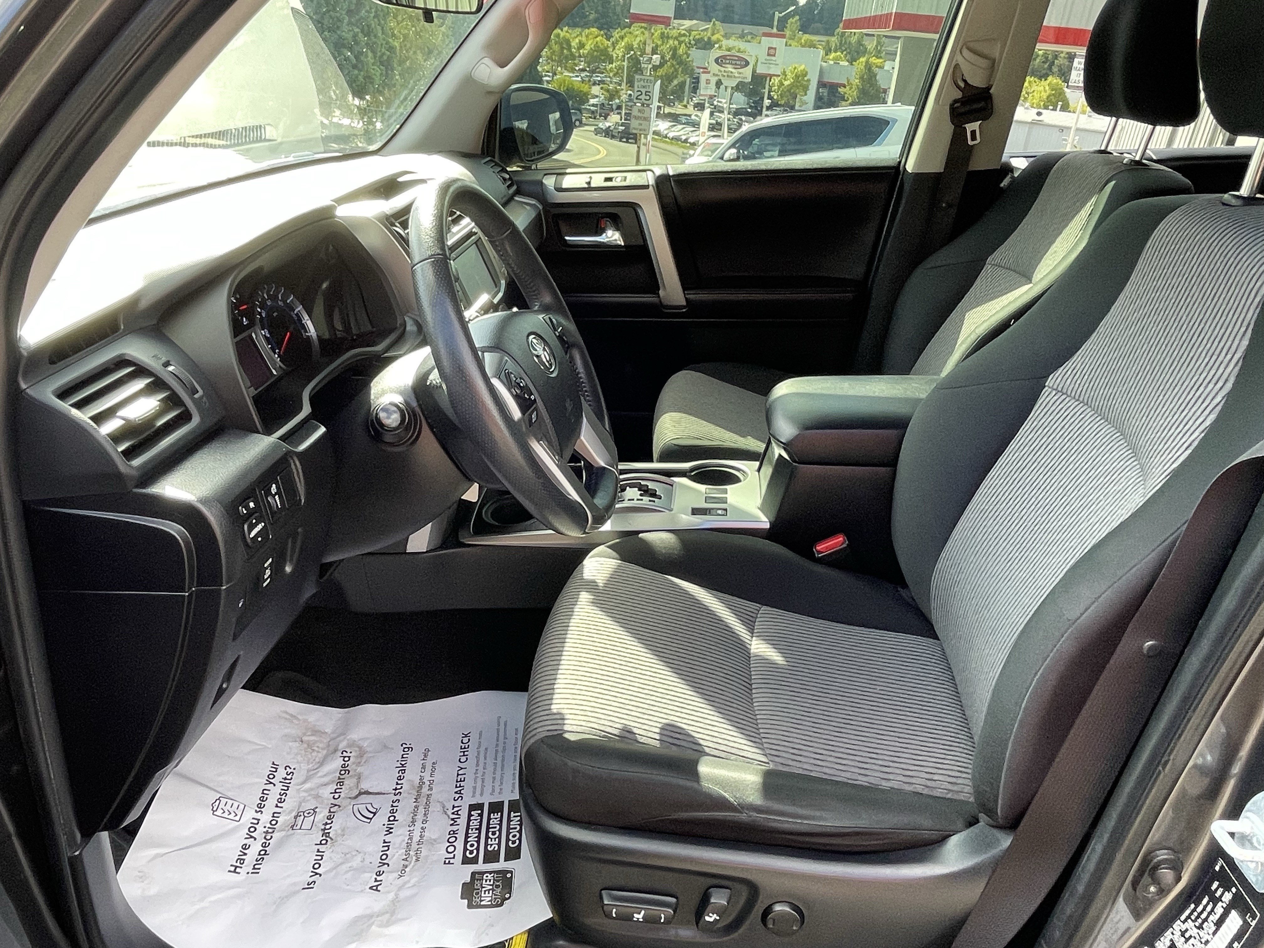 Certified 2017 Toyota 4Runner SR5 AWD/4WD image 10