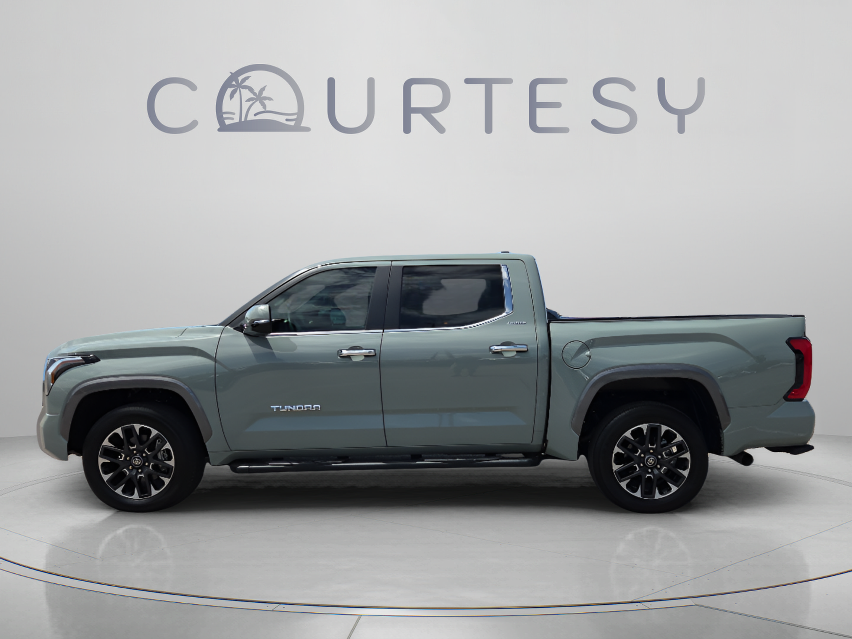 Certified 2025 Toyota Tundra Limited AWD/4WD image 2