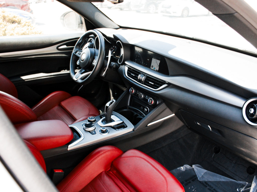 Used 2023 Alfa Romeo Stelvio Veloce AWD/4WD image 30