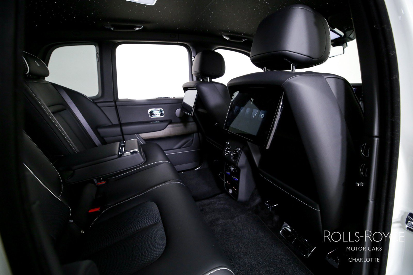 Certified 2025 Rolls-Royce Cullinan AWD/4WD image 29