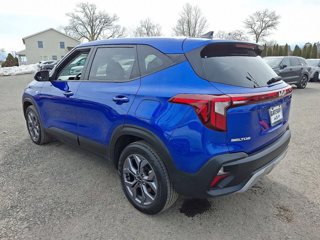 Certified 2024 Kia Seltos LX image 5