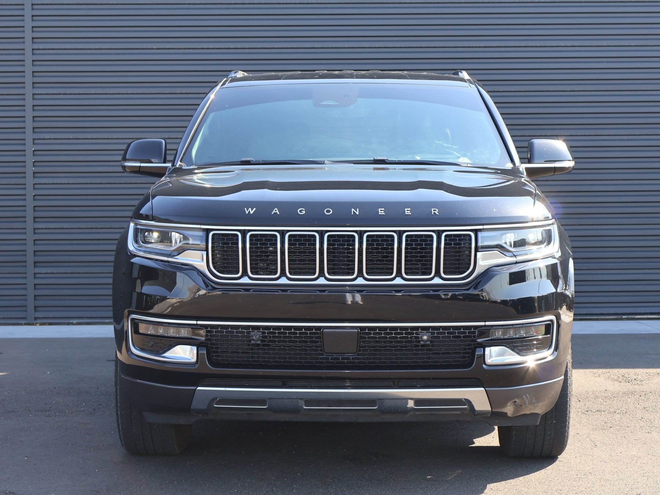 Used 2022 Jeep Wagoneer Series III w/ Flexible Seating Group AWD/4WD image 2