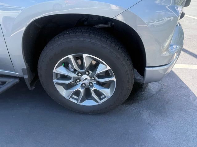 Used 2025 Chevrolet Silverado 1500 Custom AWD/4WD image 5