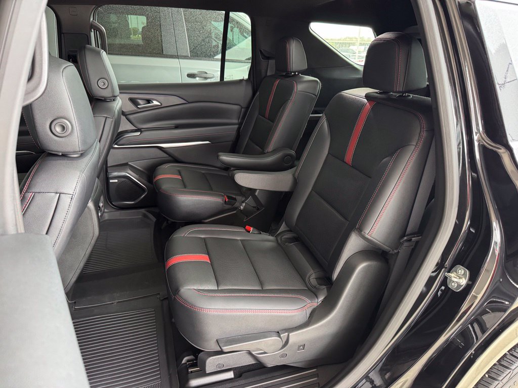 Used 2025 Chevrolet Traverse RS AWD/4WD image 25