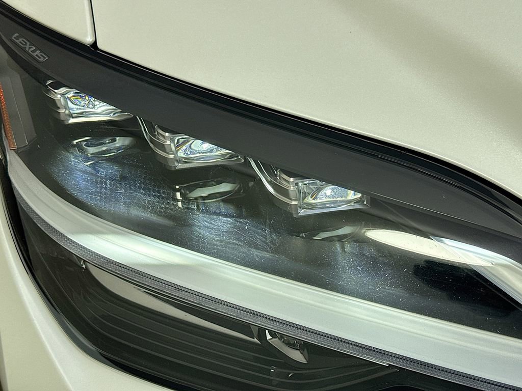 Used 2021 Lexus LS 500 w/ Accessory Package (Z2) image 37