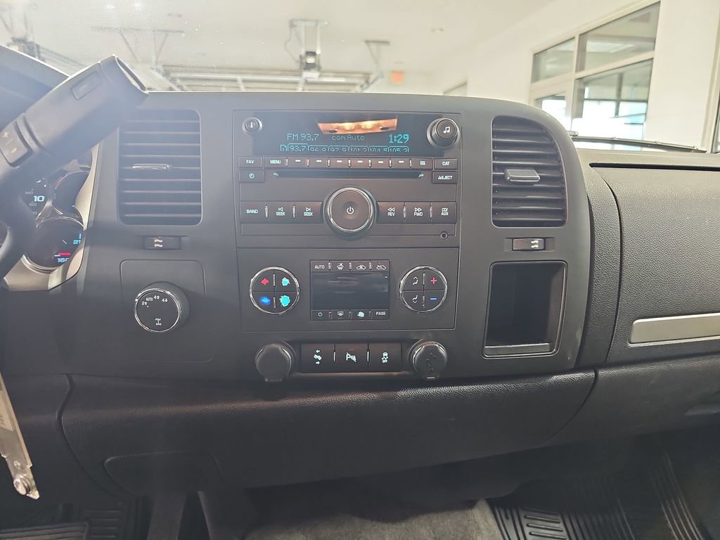 Used 2013 Chevrolet Silverado 1500 LT AWD/4WD image 25