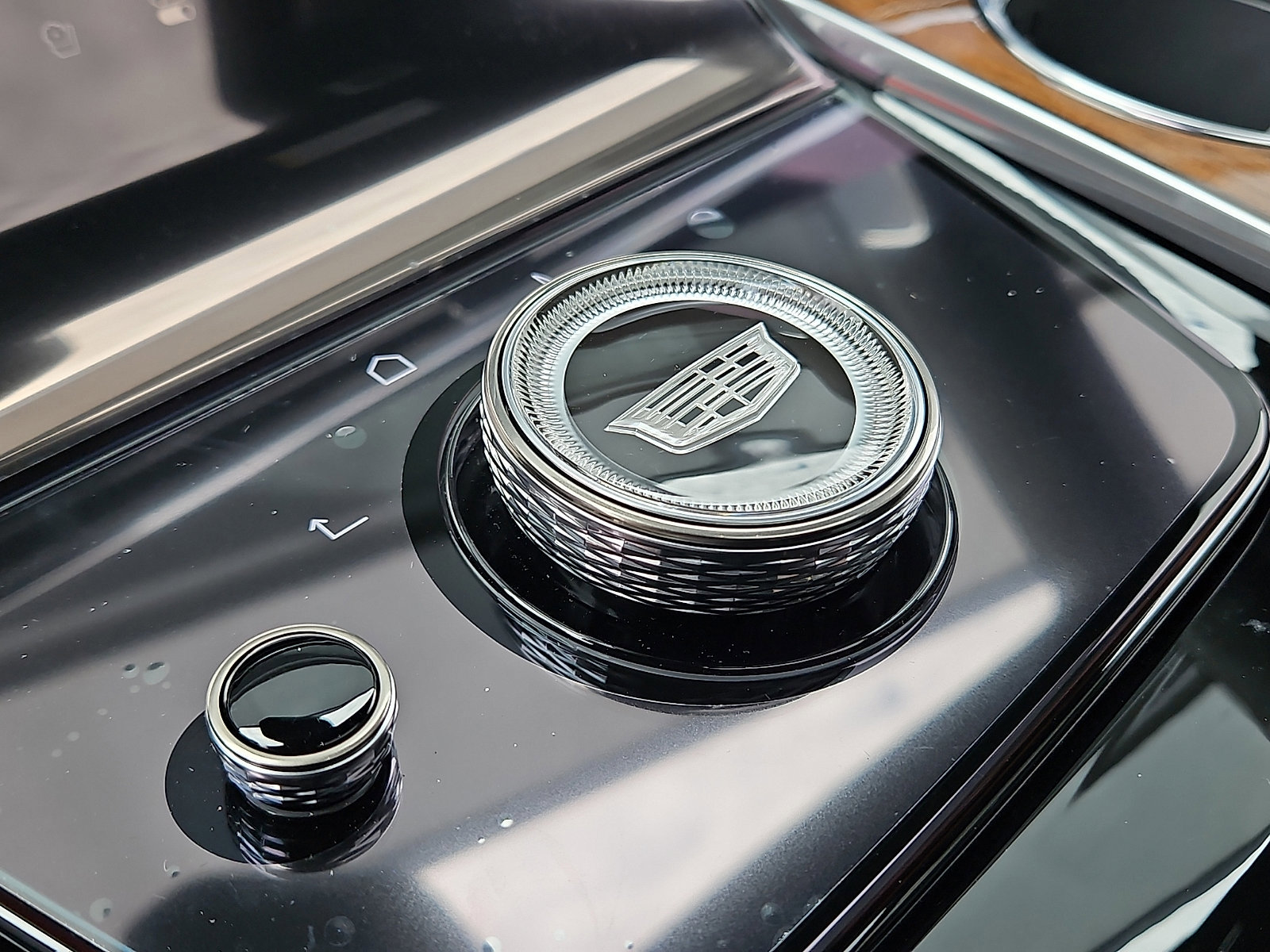 New 2026 Cadillac Escalade Platinum Sport w/ LPO, ONYX Package image 17