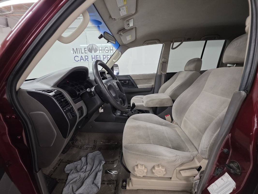 Used 2002 Mitsubishi Montero XLS AWD/4WD image 7