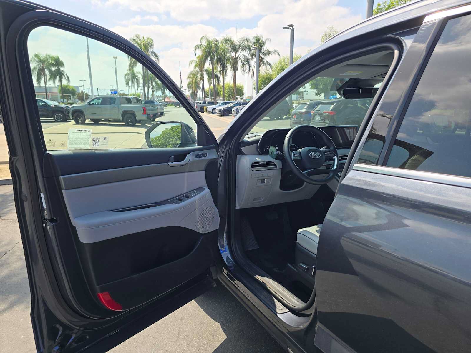 Used 2025 Hyundai Palisade SEL FWD image 22