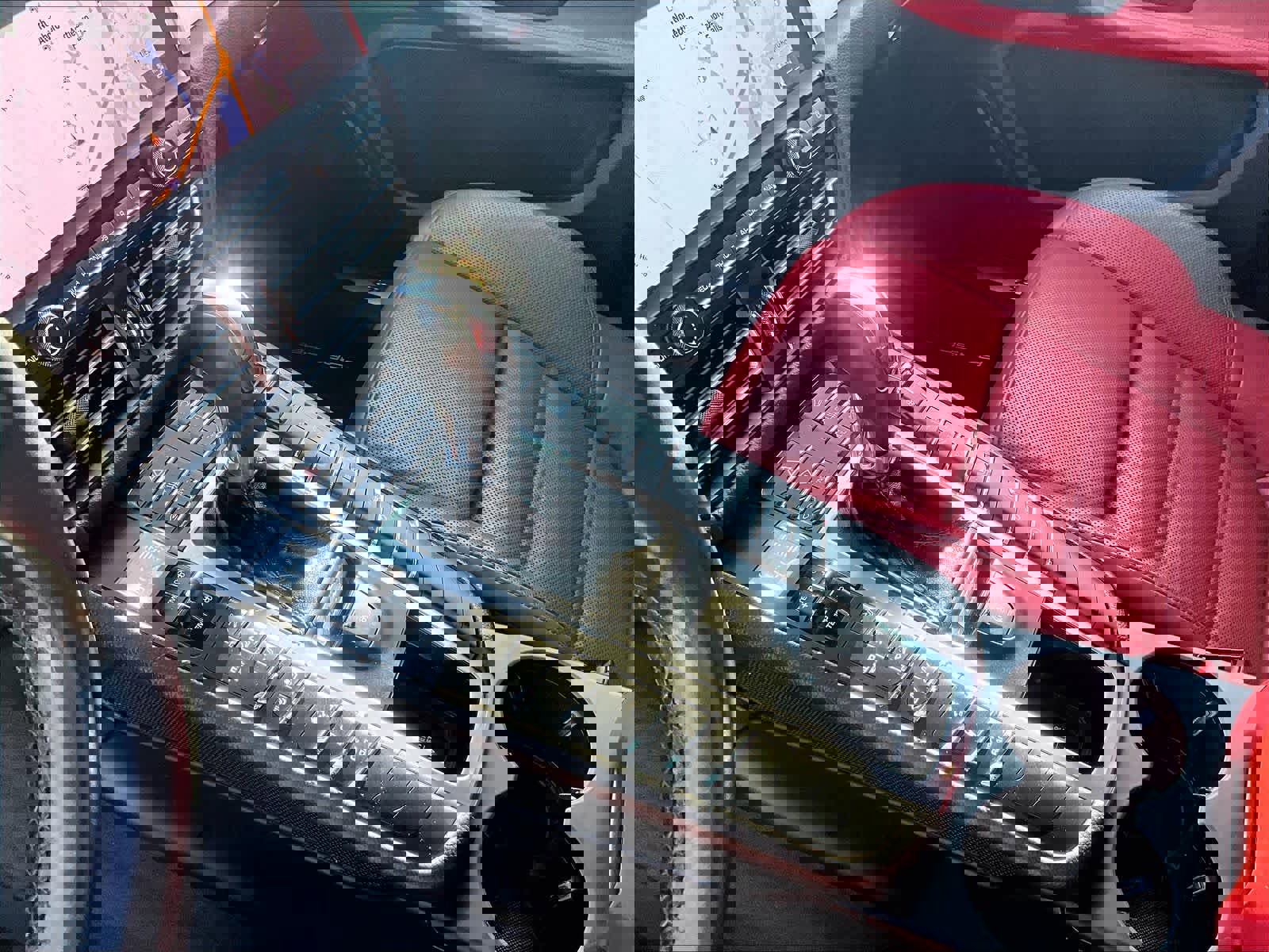 Used 2021 Porsche Macan Turbo image 20