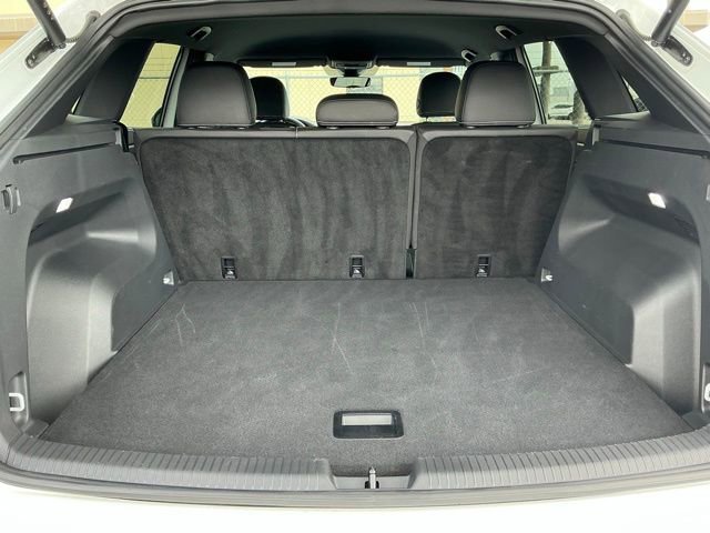 Certified 2025 Volkswagen Atlas Cross Sport SE image 18