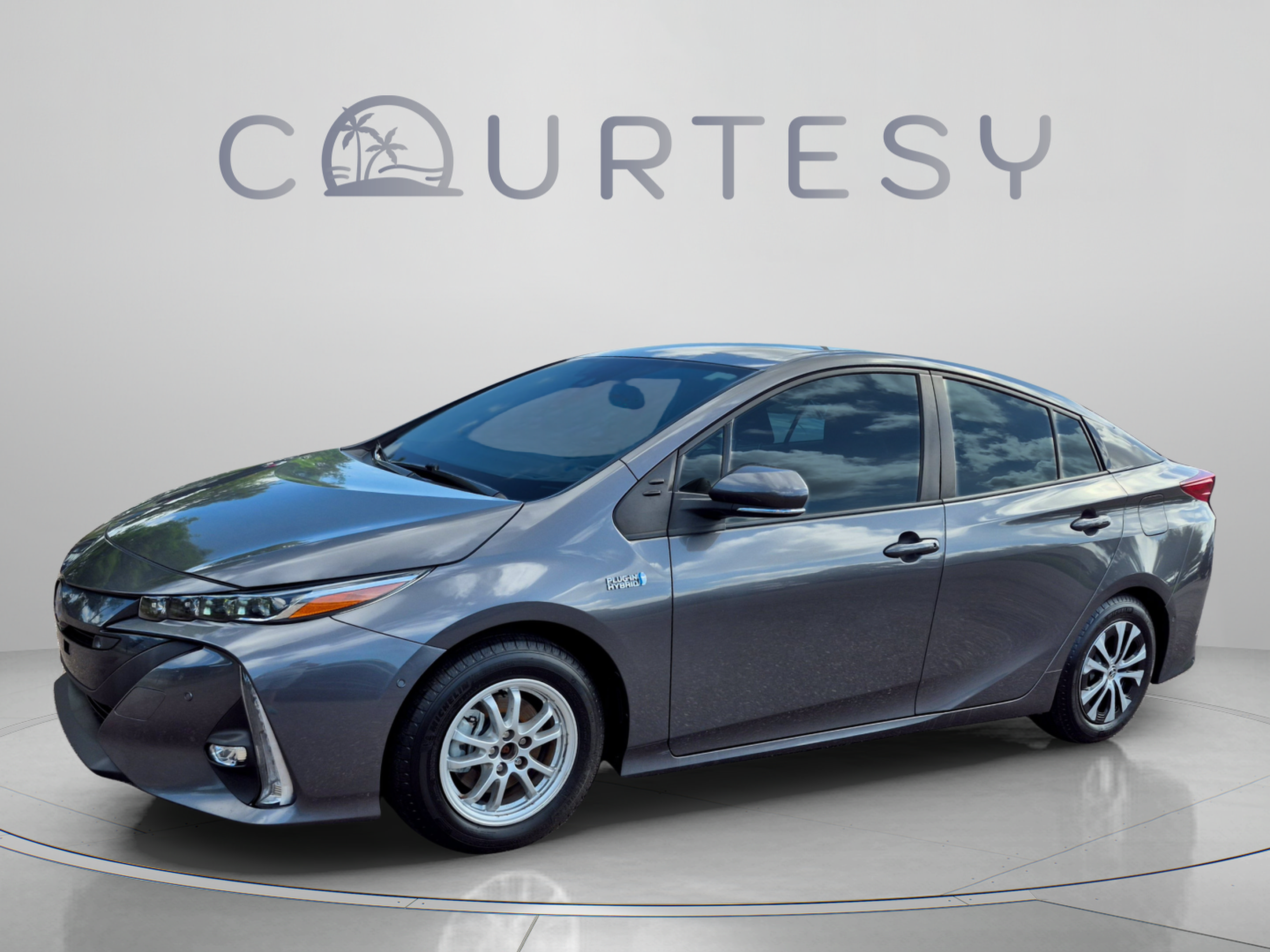 Used 2022 Toyota Prius Prime Limited FWD image 1