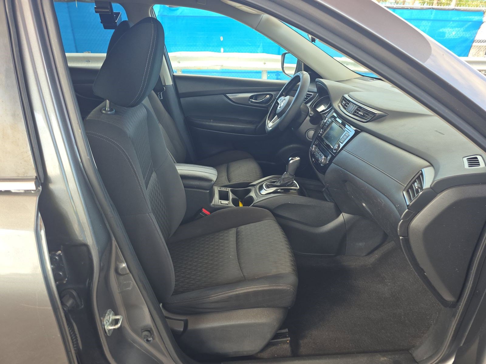 Used 2020 Nissan Rogue SV image 7