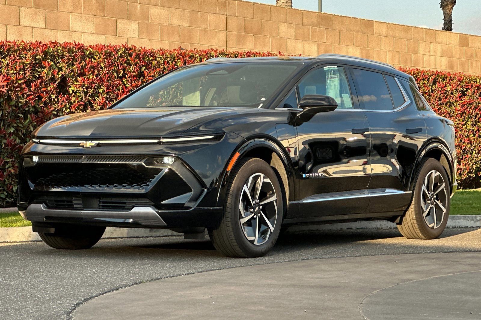 Used 2024 Chevrolet Equinox EV LT image 8