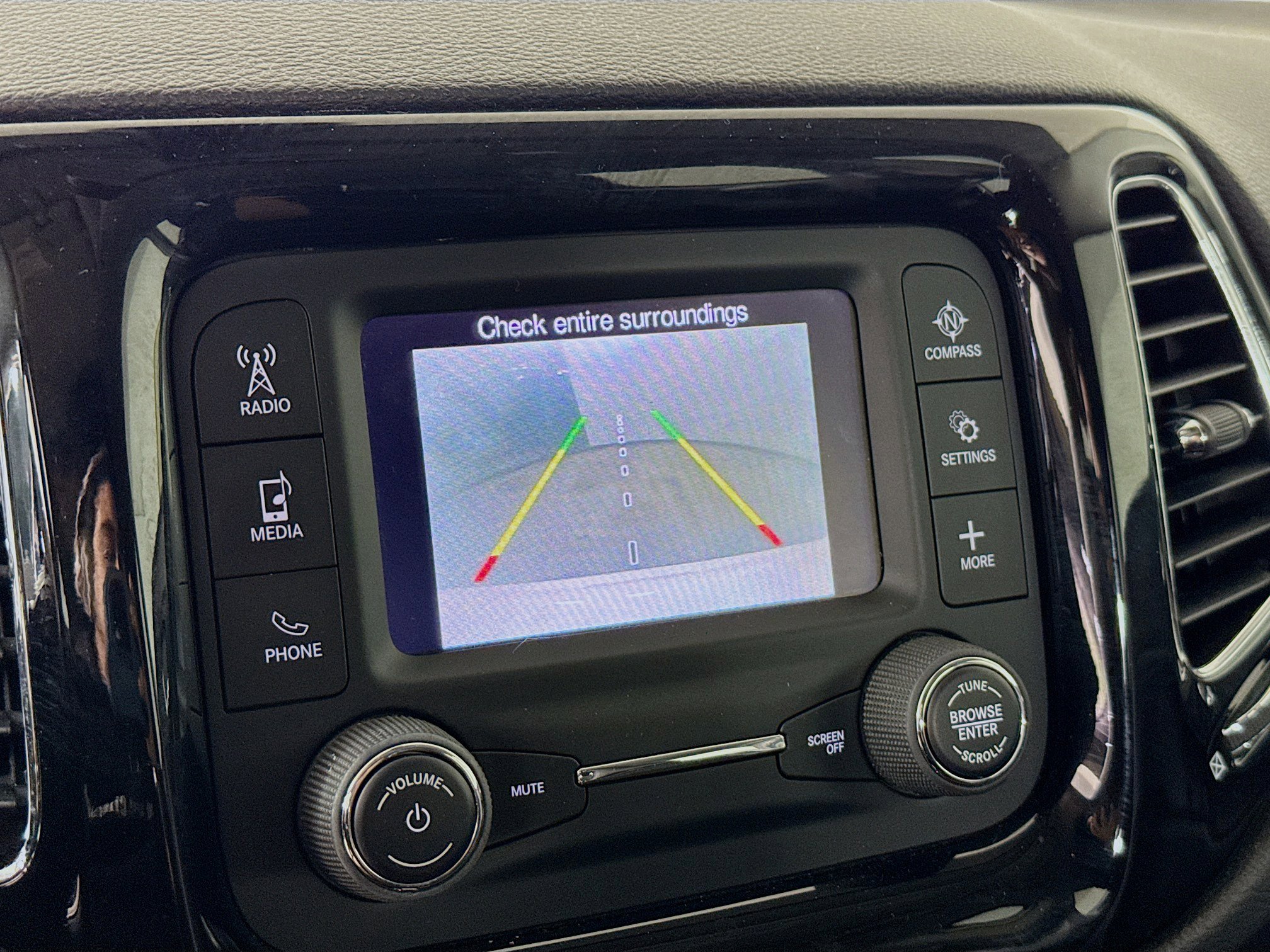 Used 2018 Jeep Compass Altitude image 16