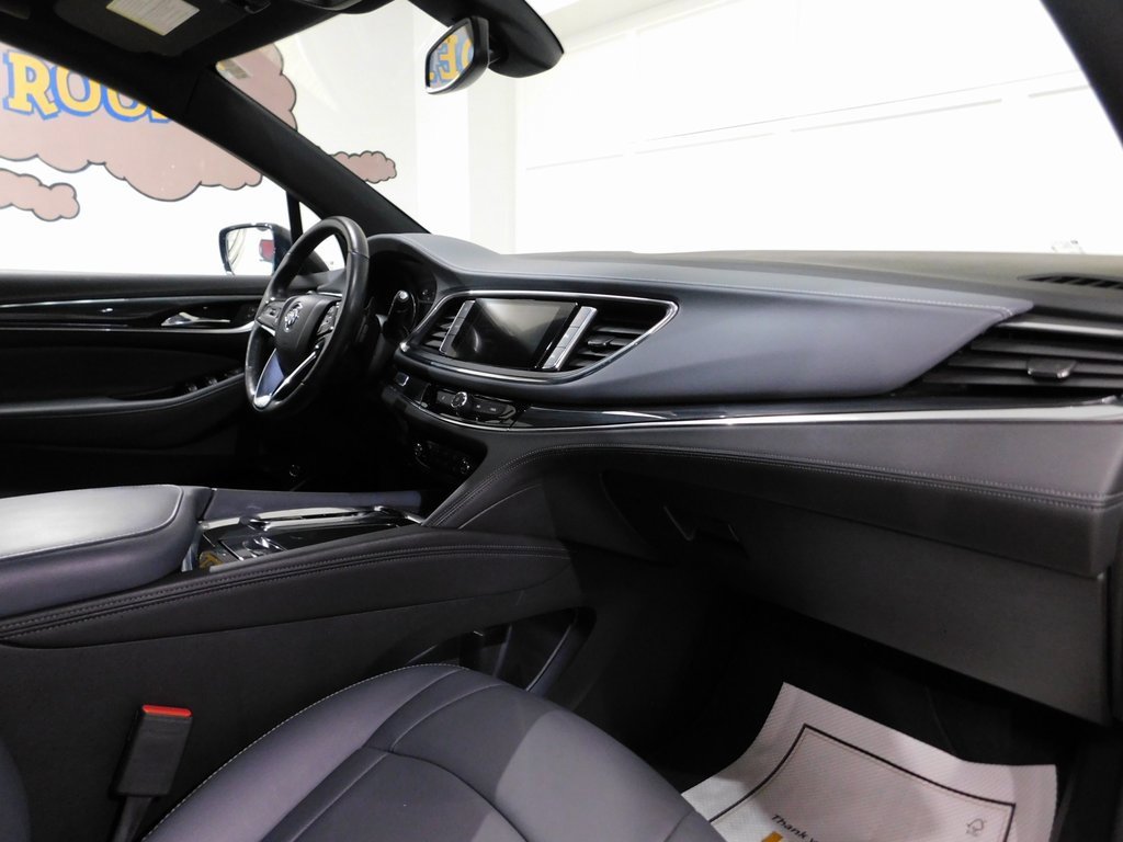 Used 2024 Buick Enclave Essence image 94