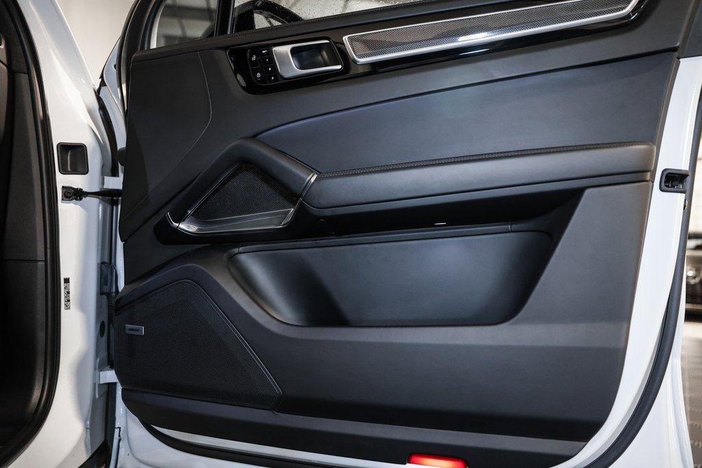 Used 2019 Porsche Cayenne Turbo image 22