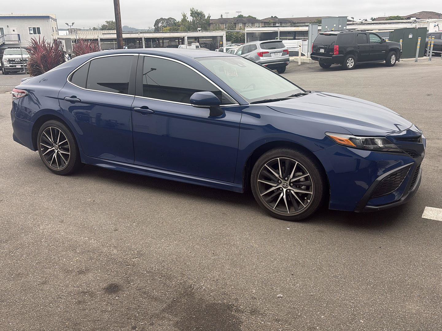 Used 2024 Toyota Camry SE FWD image 1