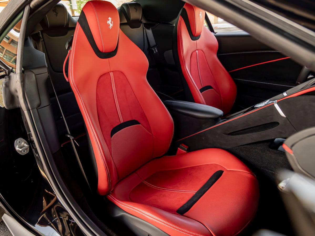 Used 2024 Ferrari Roma Spider RWD image 29