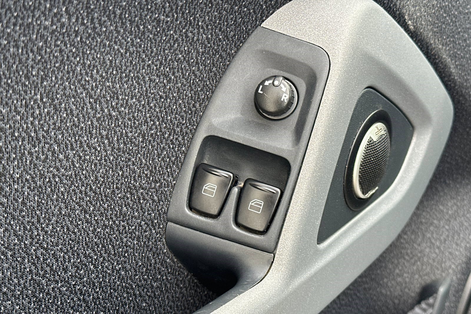 Used 2009 smart fortwo passion image 12