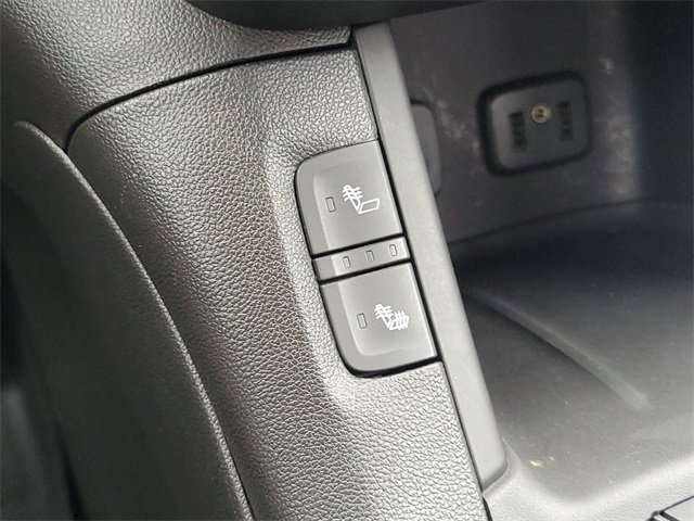 Used 2018 GMC Acadia SLT image 28