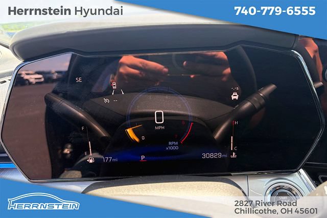 Used 2025 Chevrolet Trax LT FWD image 17