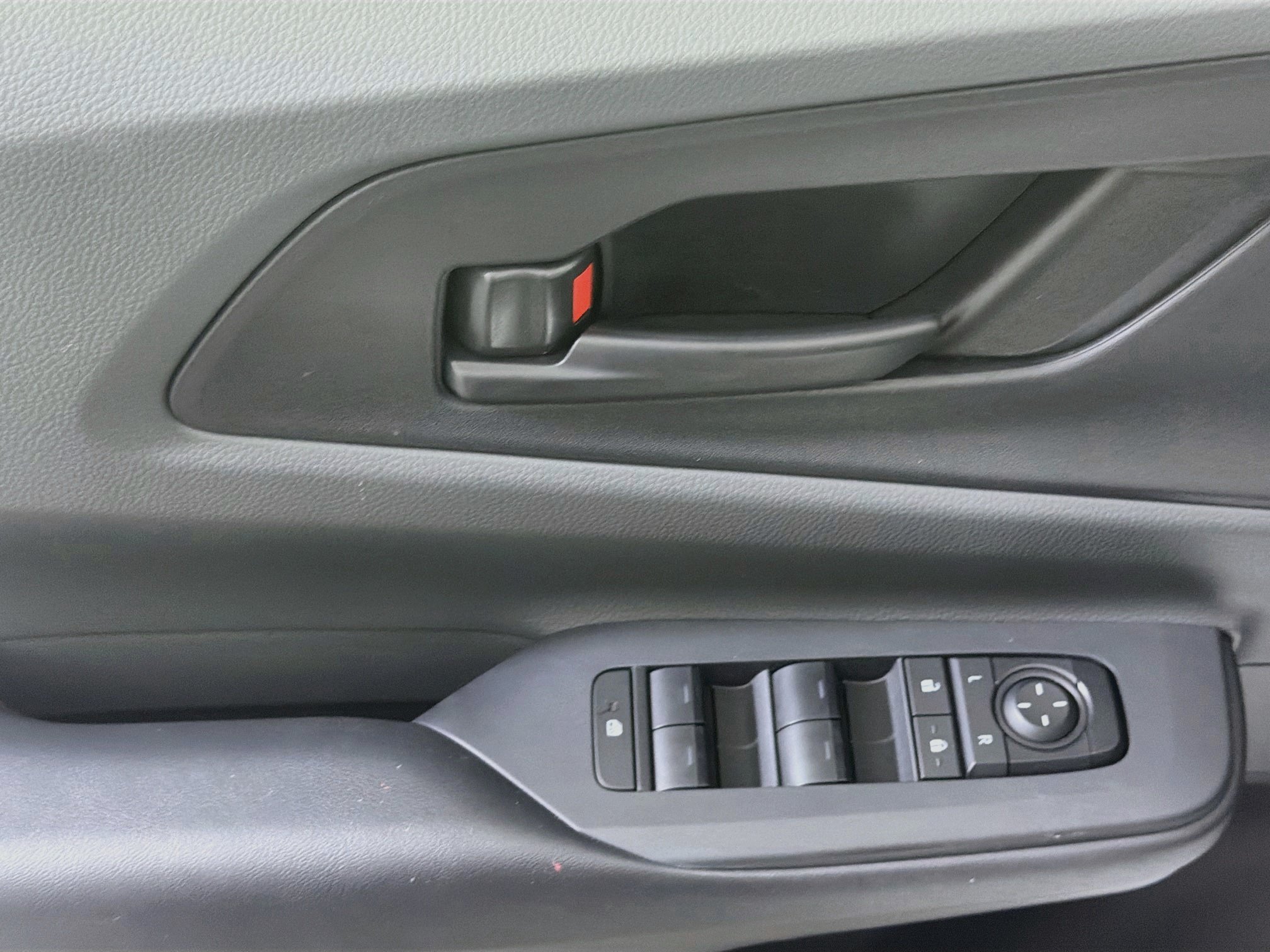 Used 2026 Toyota Prius LE FWD image 15