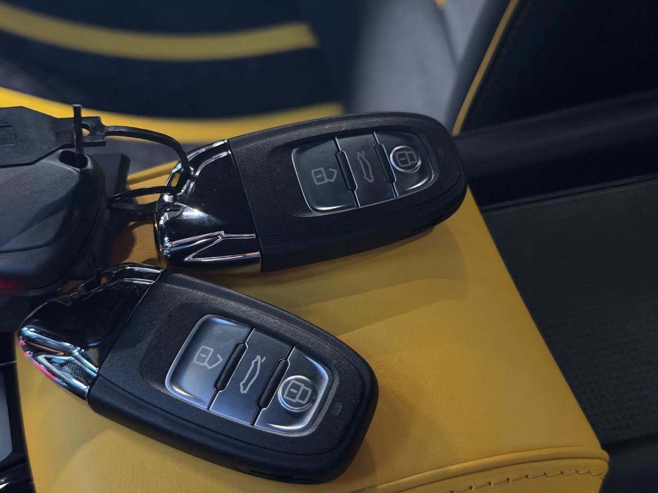 Used 2023 Lamborghini Huracan Tecnica RWD image 24