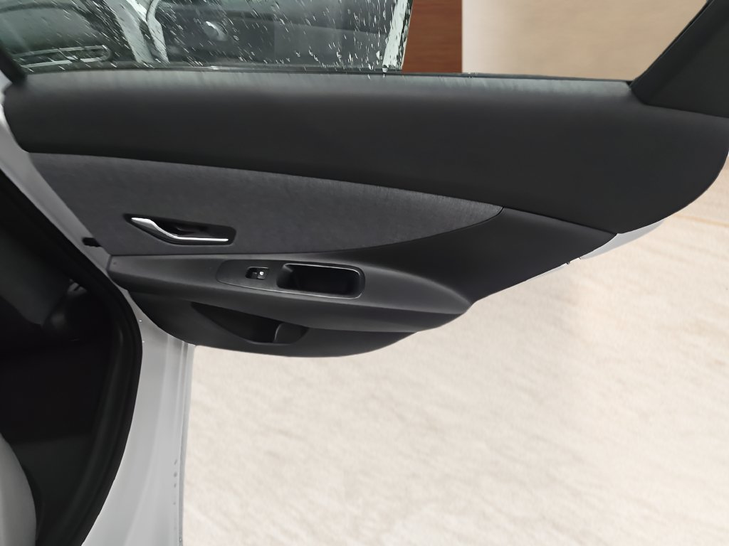New 2026 Hyundai Elantra Limited FWD image 22