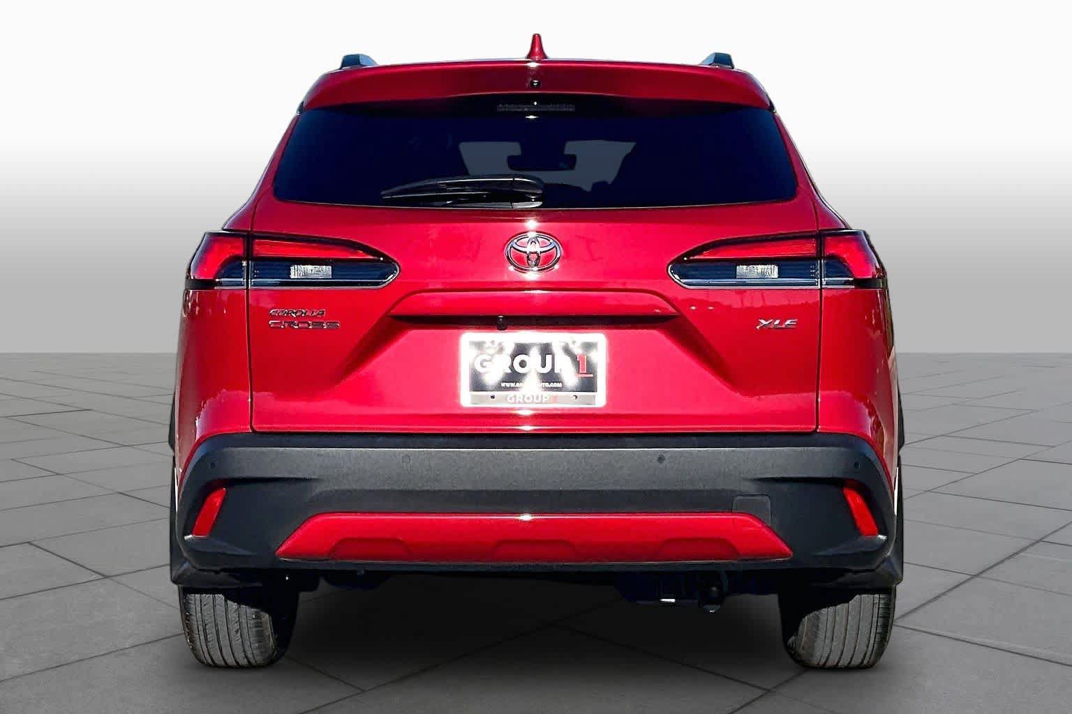 Certified 2022 Toyota Corolla Cross XLE w/ Convenience Package FWD image 4