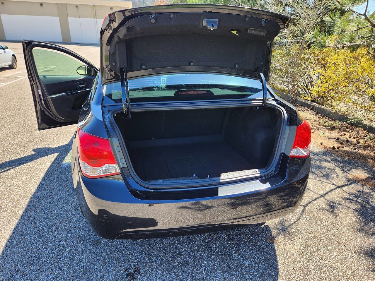 Used 2011 Chevrolet Cruze LT FWD image 17