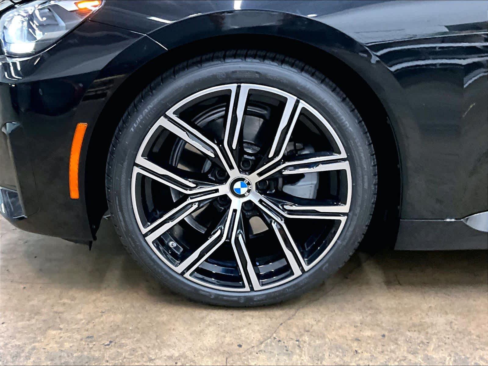 Used 2023 BMW 230i Coupe w/ Convenience Package RWD image 12