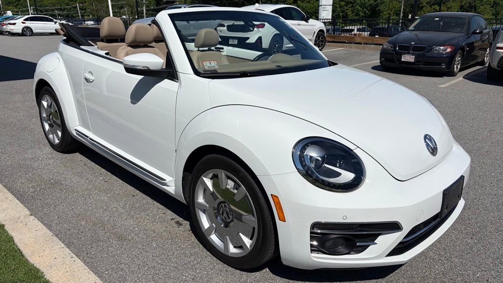 Used 2019 Volkswagen Beetle 2.0T SE w/ SE Premium Package FWD image 4