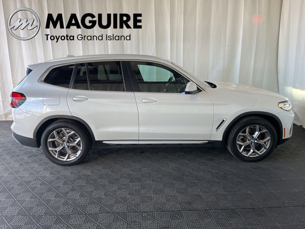 Used 2022 BMW X3 xDrive30i w/ Premium Package 2 AWD/4WD image 2